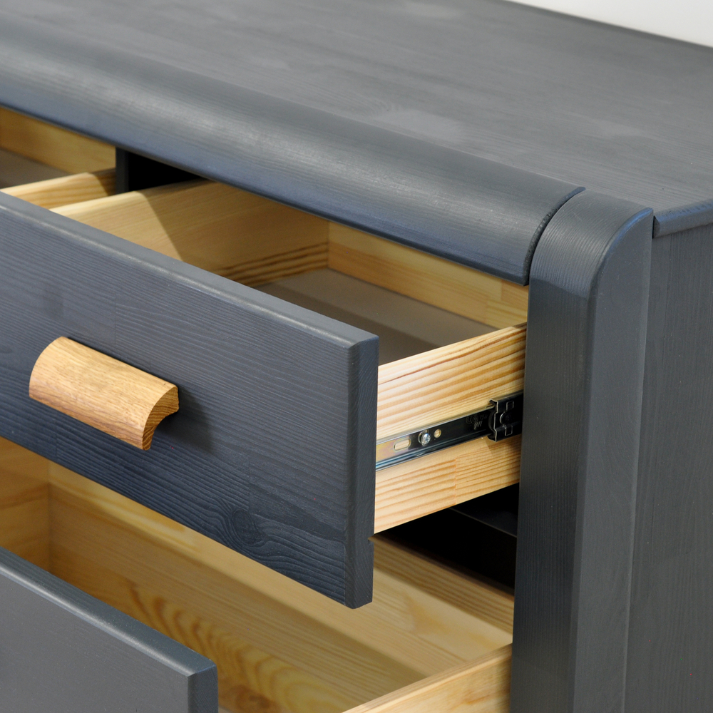 Комод 7 ящиков Мадейра из массива сосны на ножках