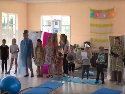 Детский спектакль «Волшебник Изумрудного города» в «Романовском Парке»