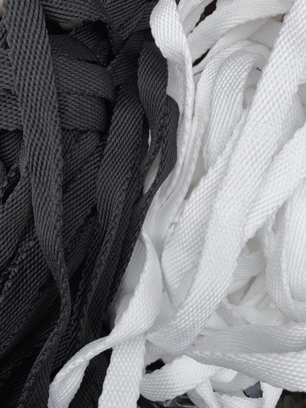 Шнур (плоский, х/б, 1,5 см). Цвет- Белый