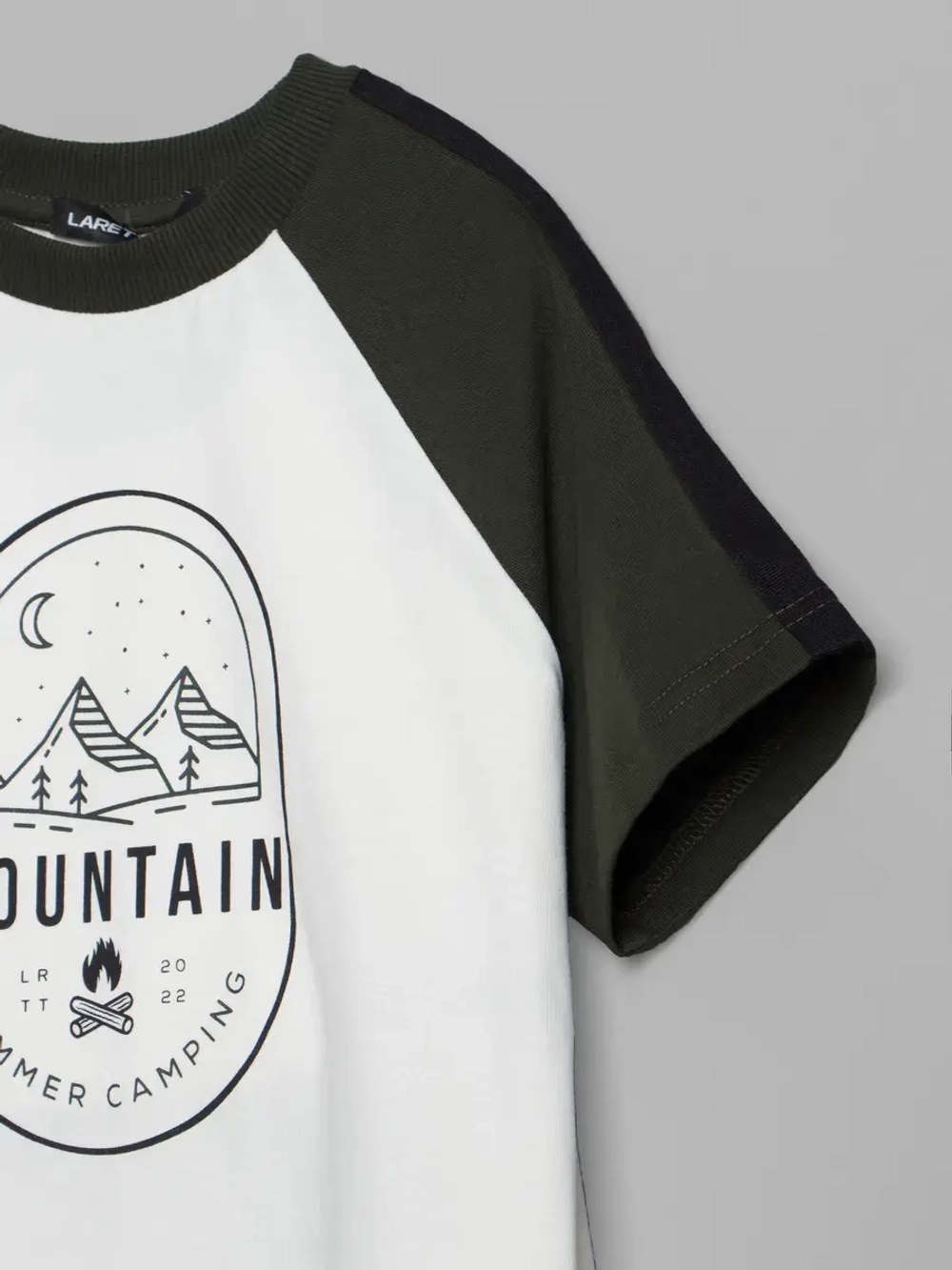 Спортивный костюм для мальчика с шортами в школу