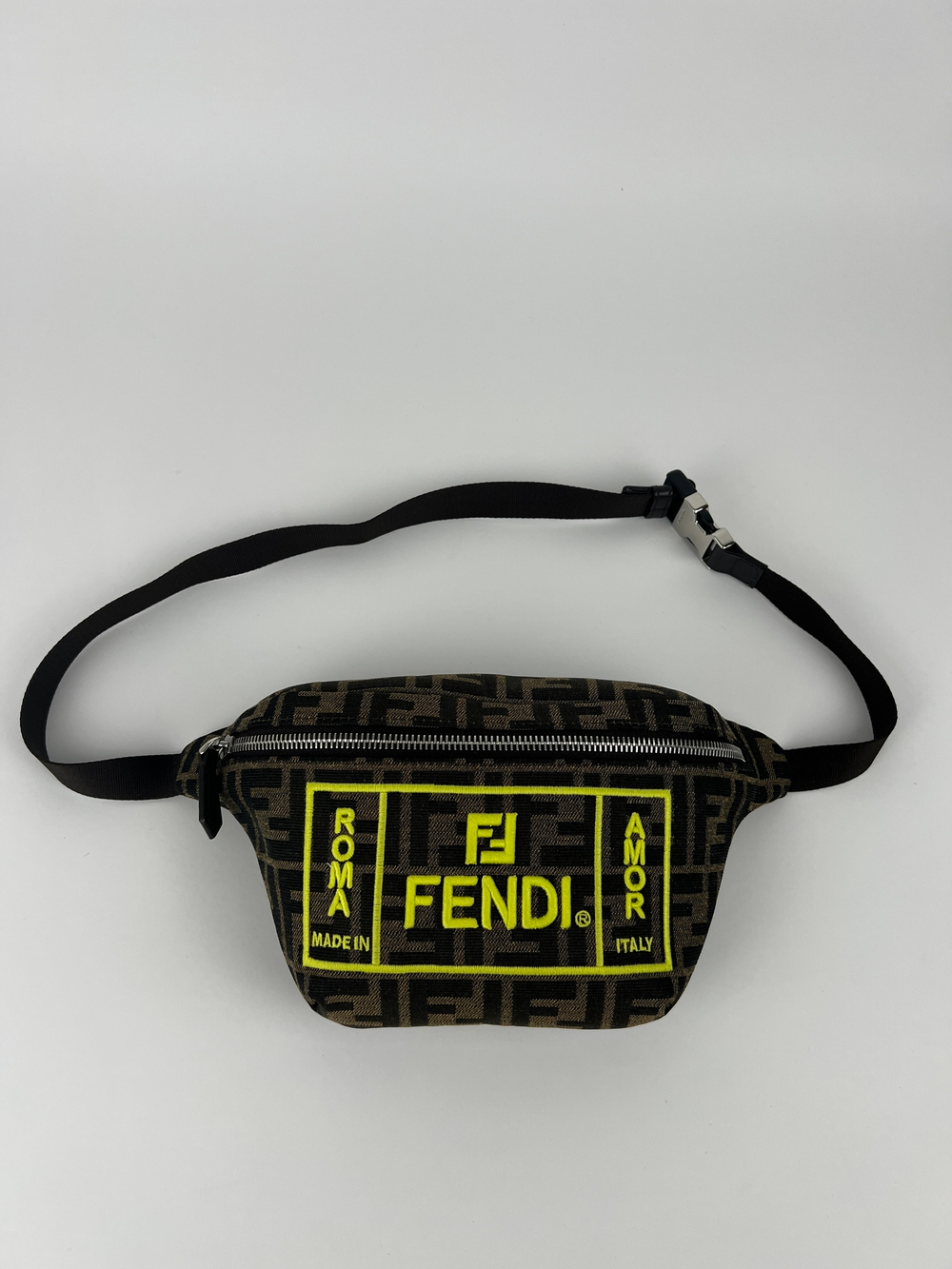 Поясная сумка Fendi