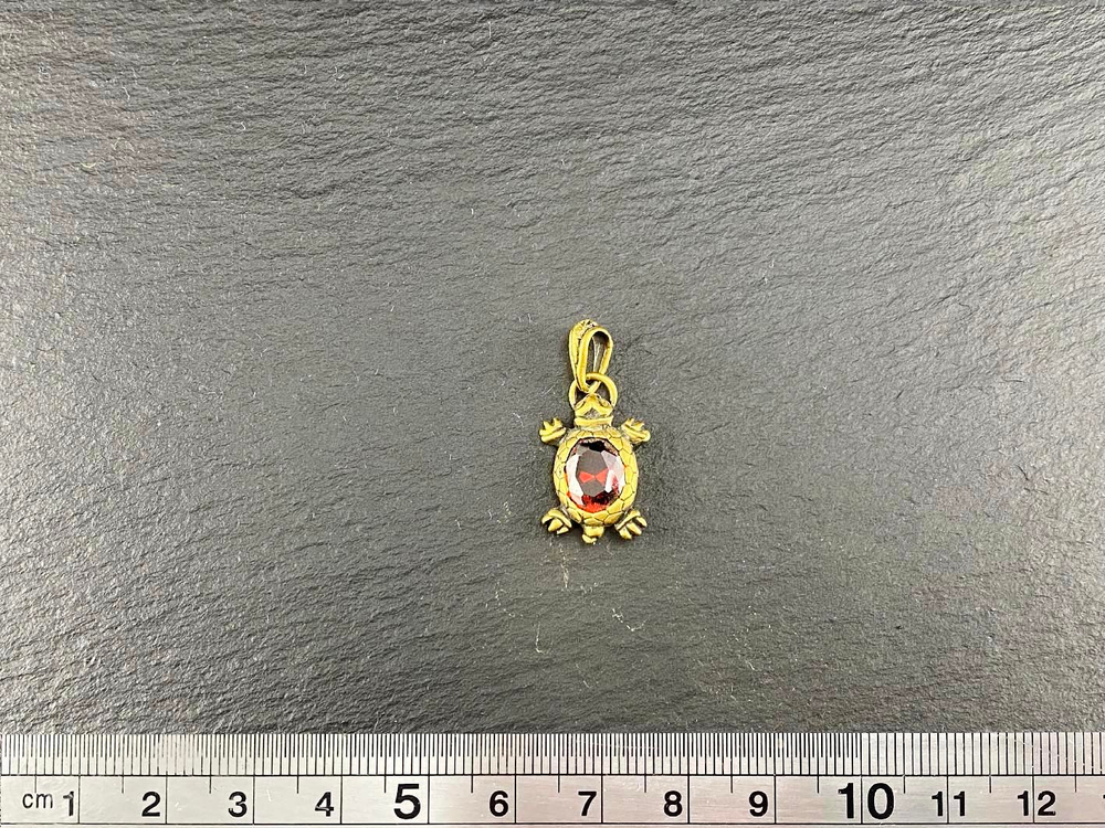 Подвеска. Черепашка (камень)