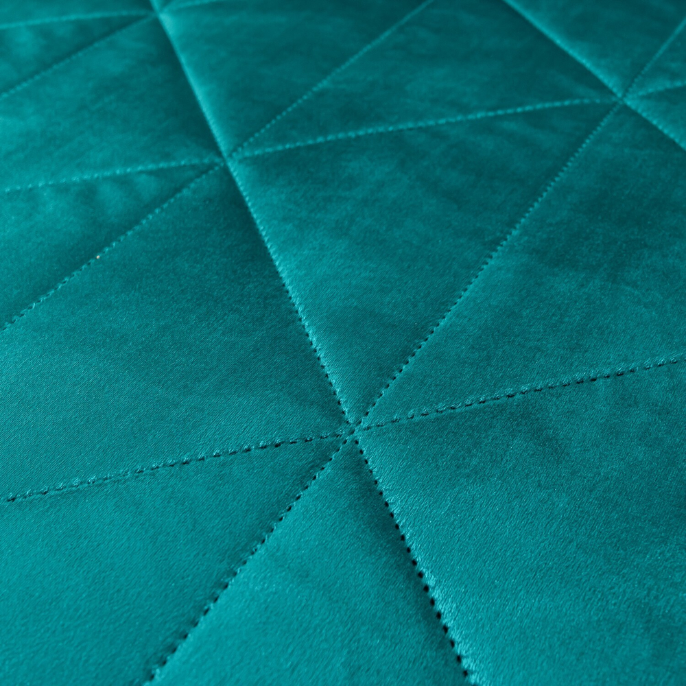 Велюровое покрывало в клетку с наволочками OVL045