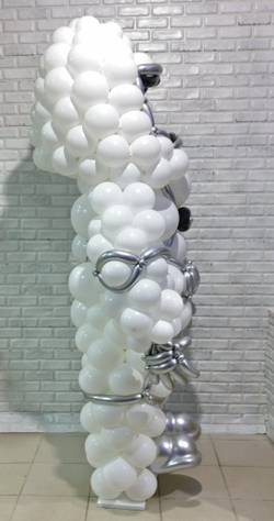 Скафандр, фигура из шаров