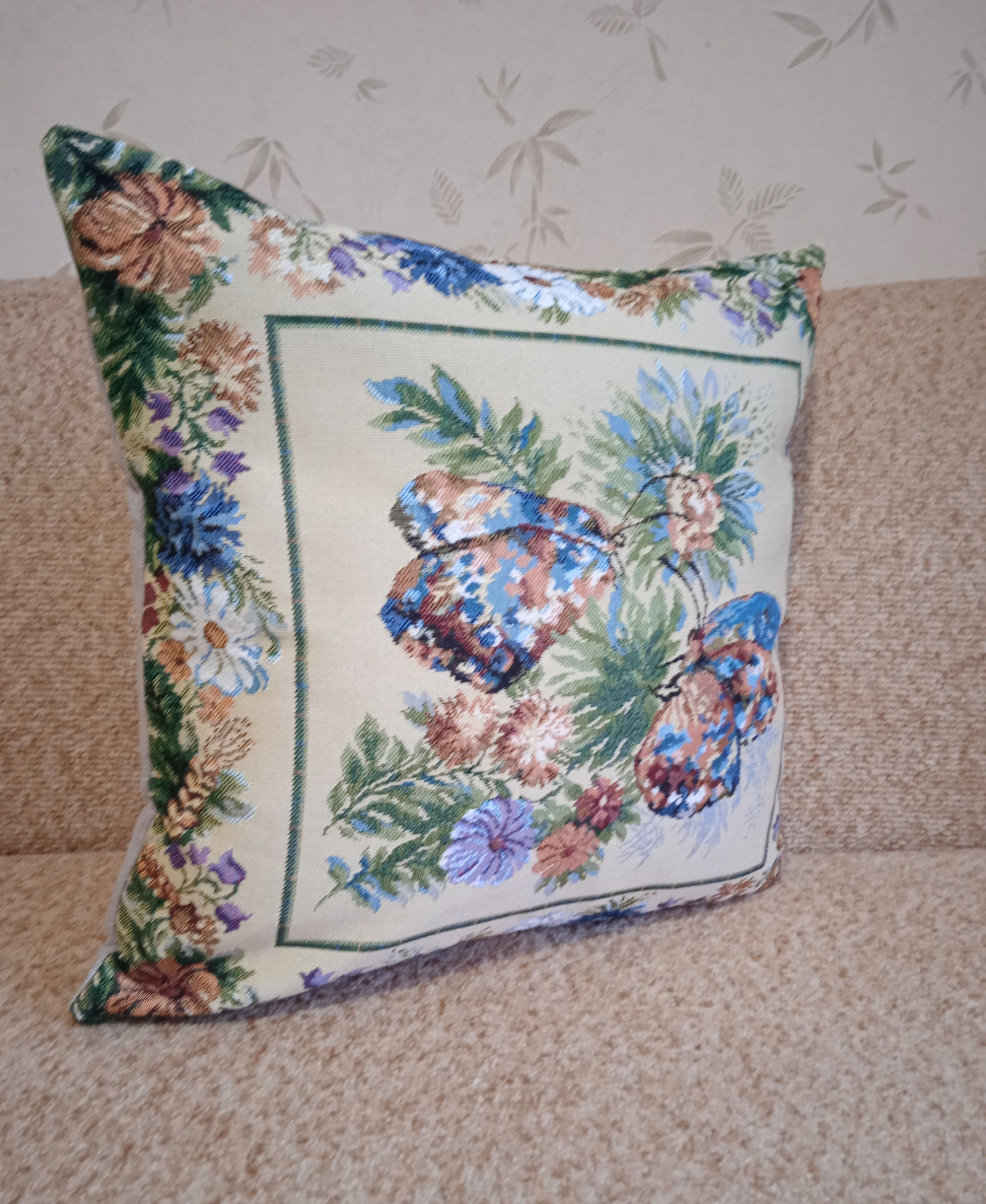 Декоративный гобеленовый чехол Летний зной 47х47