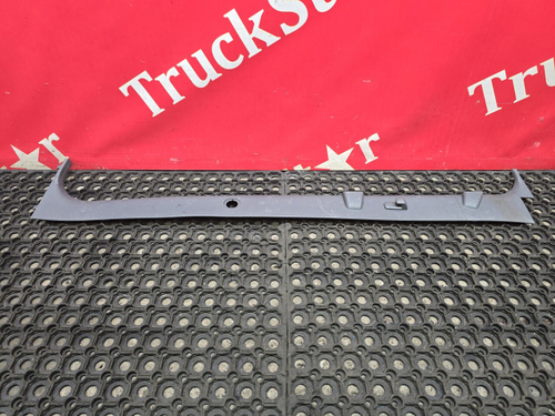 Накладка стойки левой