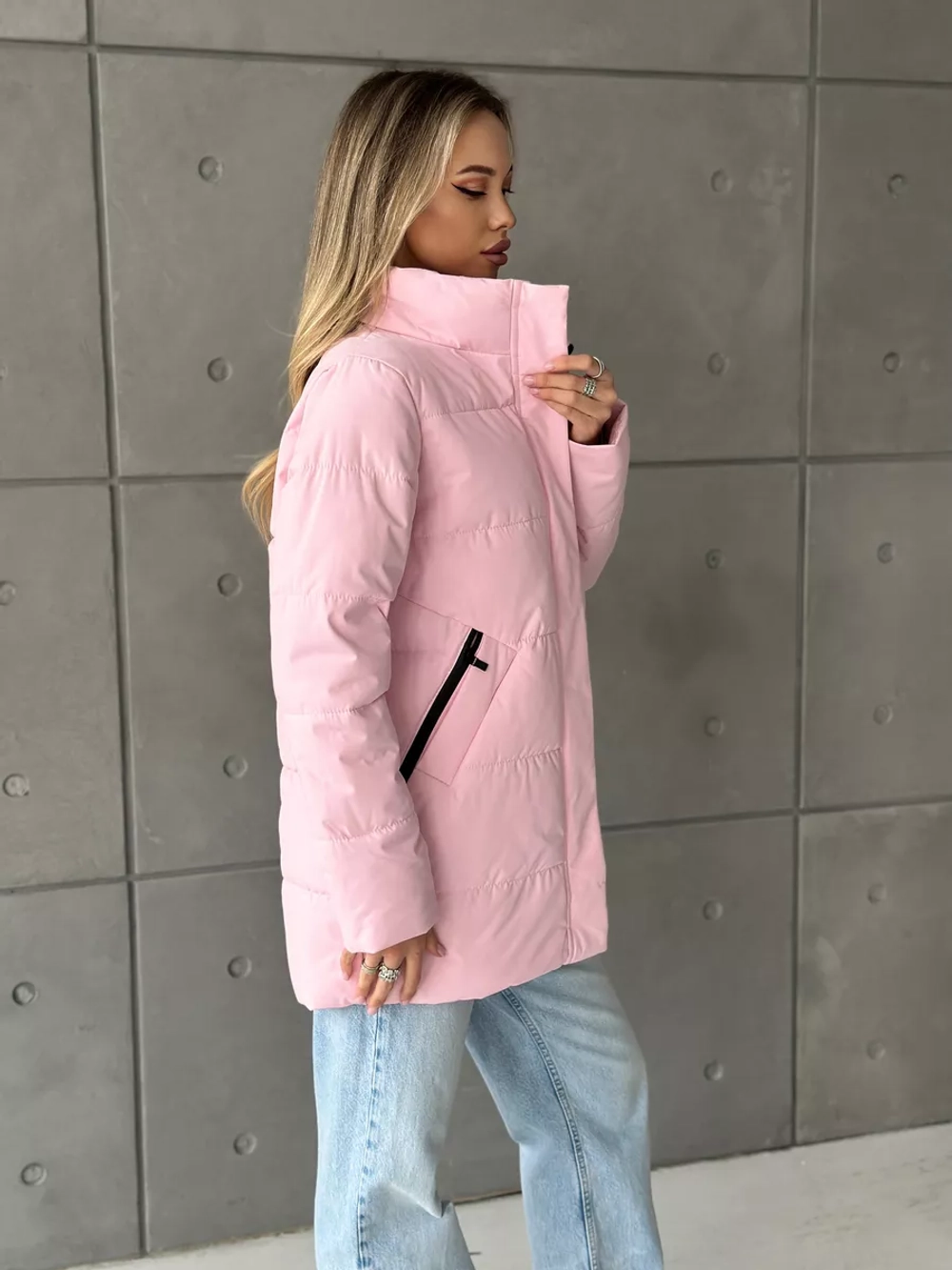 Осенняя куртка с капюшоном