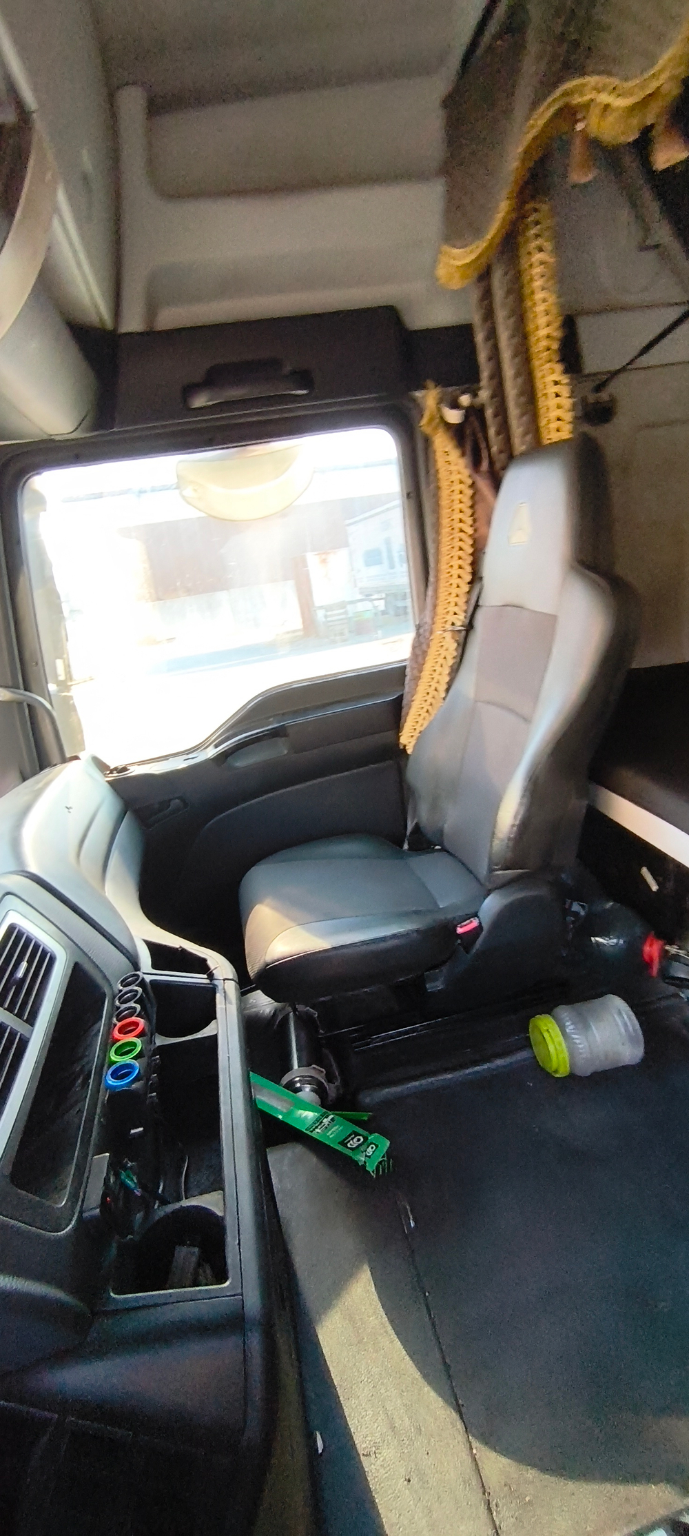 SITRAK C7H 4x2 Седельный тягач ZZ4186V361HE (Дизельный, 12,4 л, 480 л.с., АТ)