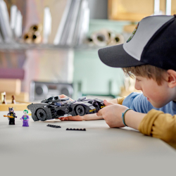 LEGO DC Comics Super Heroes — Бэтмобиль: Бэтмен в погоне за Джокером 76224