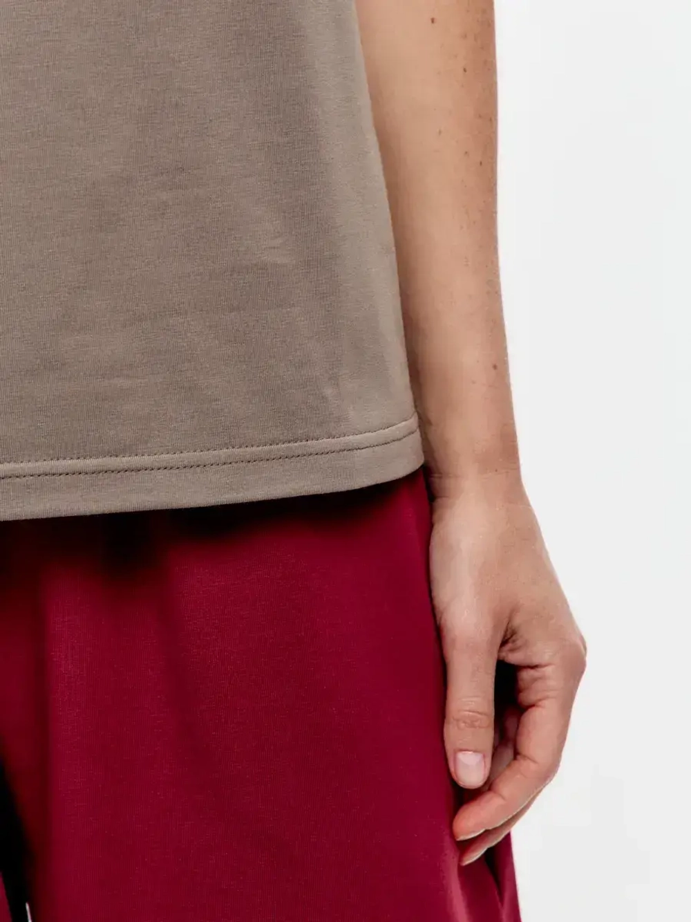 Футболка дизайнерская с цельнокроеным воротником