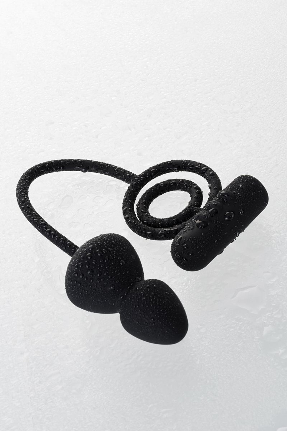 Чёрное эрекционное кольцо с вибростимулятором и анальным хвостом (Цвет: черный)