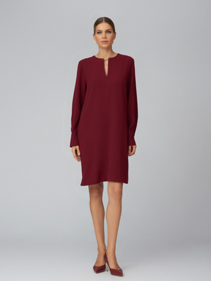 Платье прямое с вырезом "капля"