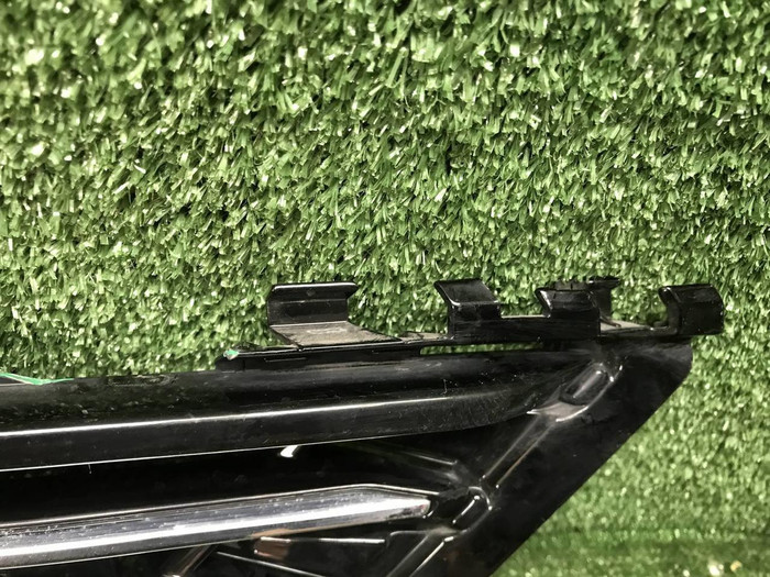 Решетка перед бампера VW Touareg 2 NF 14-18 R-Line