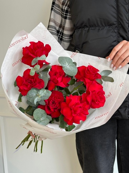 Букет из французских роз и эвкалипта