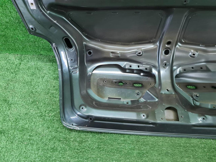 Крышка багажника Toyota Avensis 2 2003-2009 седан