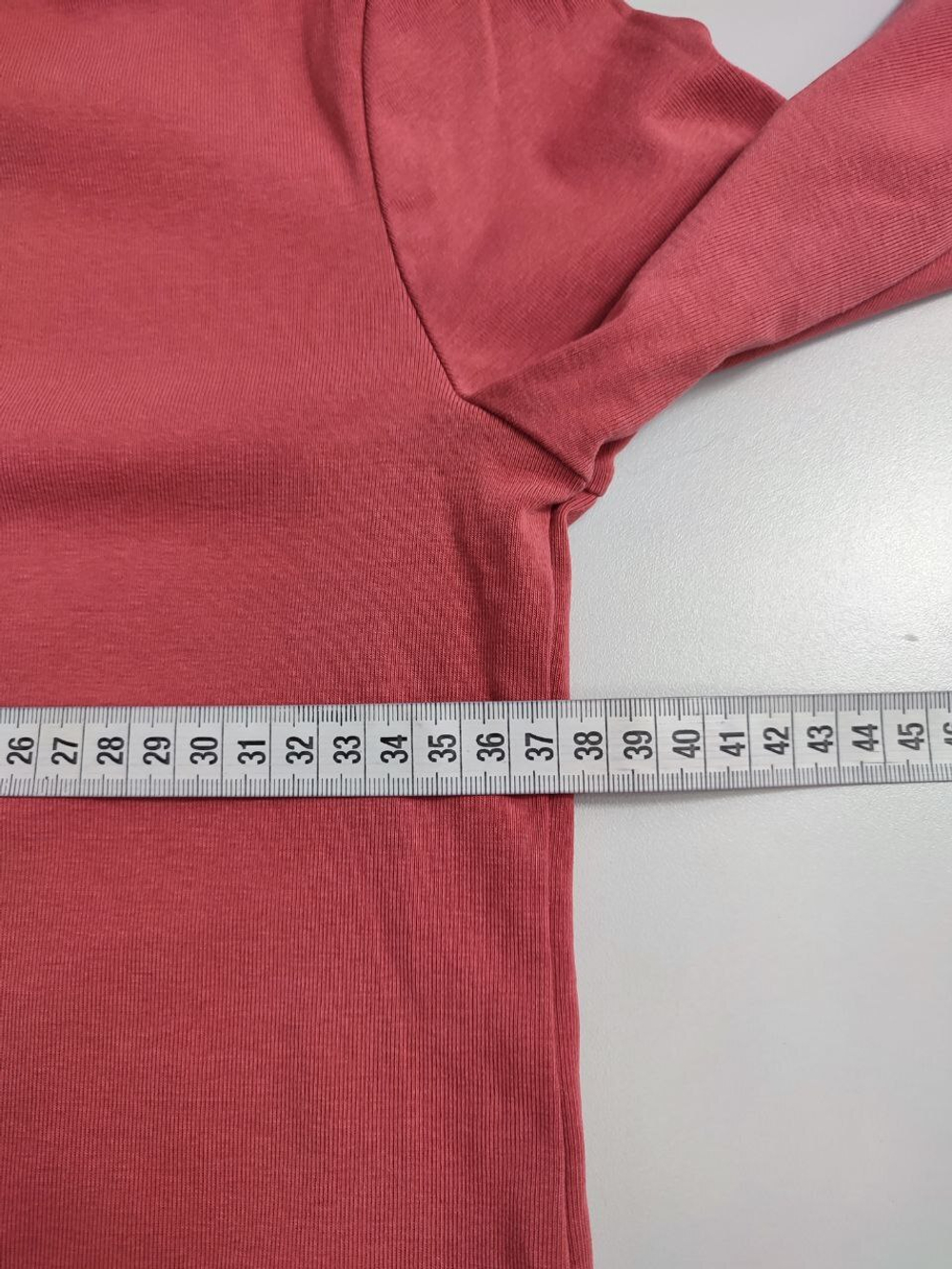 Водолазка Uniqlo нежного цвета 42 размер