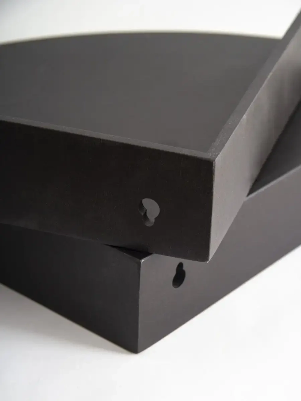 Комплект угловых полок. 2 штуки 25*25 см