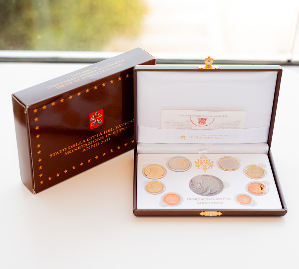 Vatican Proof Coin Set 2011 with Exclusive Silver Medal