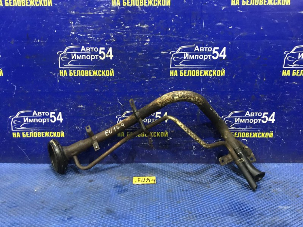 Горловина топливного бака NISSAN BLUEBIRD 1997