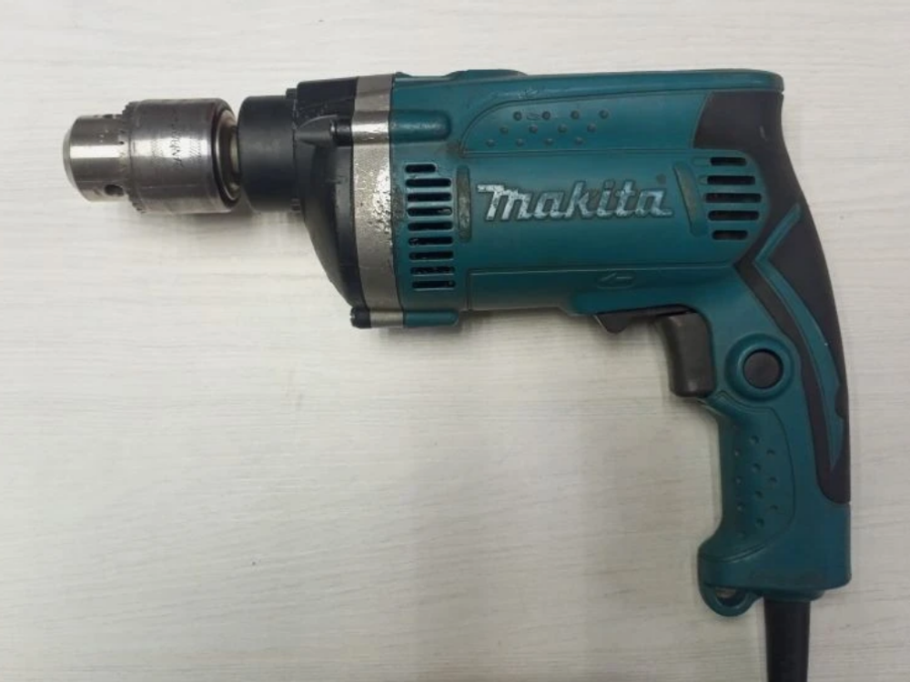Дрель Makita HP1630