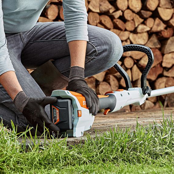 Триммер аккумуляторный Stihl FSA 57 SET (c АКБ и ЗУ)