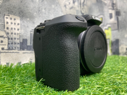 Canon EOS R10