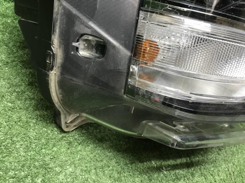 Фара правая Hyundai Santa Fe 4 (18-21) LED