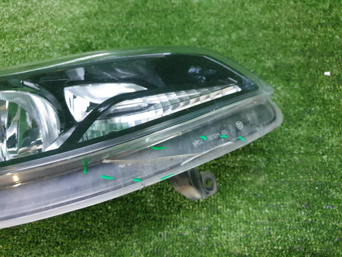 Битая Фара правая Lada Kalina 2 (2013-2018) галоген