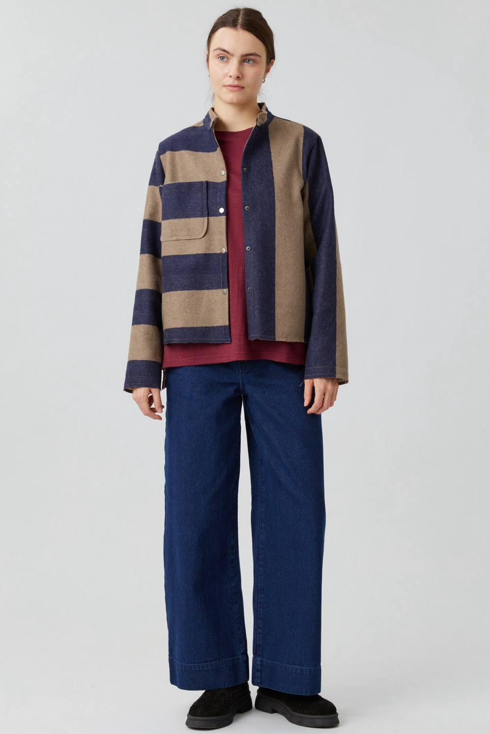 Жакет с карманом в широкую полоску