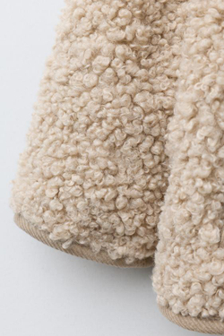 ZARA КУРТКА ИЗ ИСКУССТВЕННОЙ ОВЧИНЫ С ЗАСТЕЖКОЙ НА ПУГОВИЦЫ, БЕЖЕВЫЙ