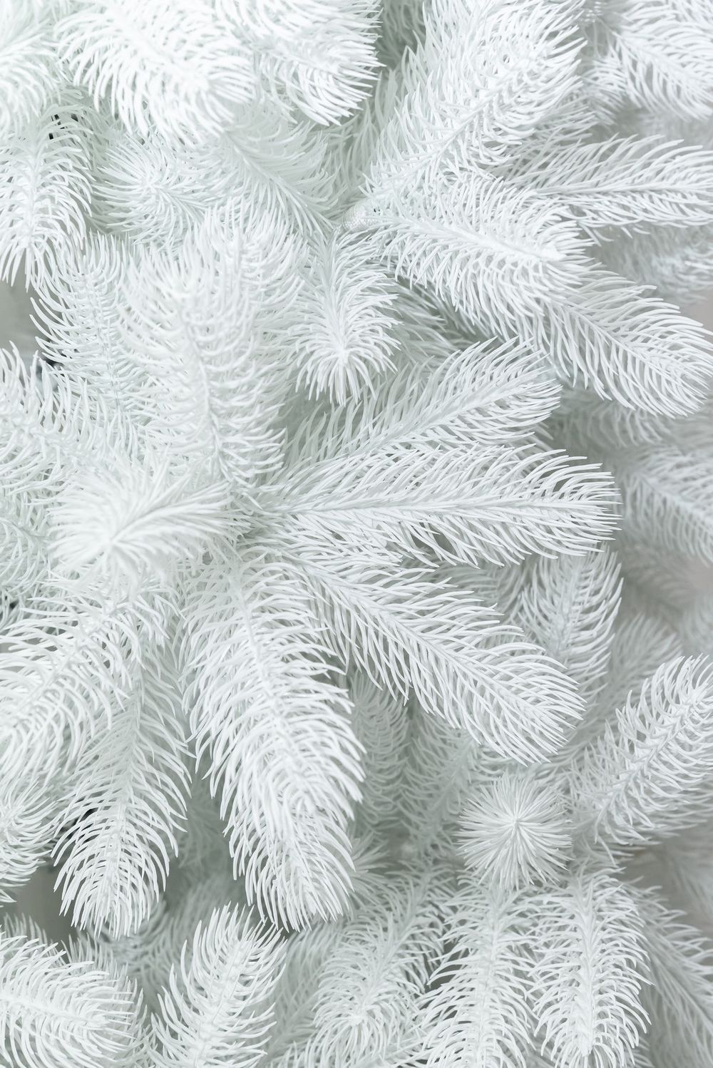 Искусственная ель «Русская Императрица Белая» (Литая хвоя) от 1,2 м до 3 м