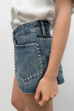 ZARA ДЖИНСОВЫЕ ШОРТЫ TRF С ЗАКЛЕПКАМИ, СИНИЙ