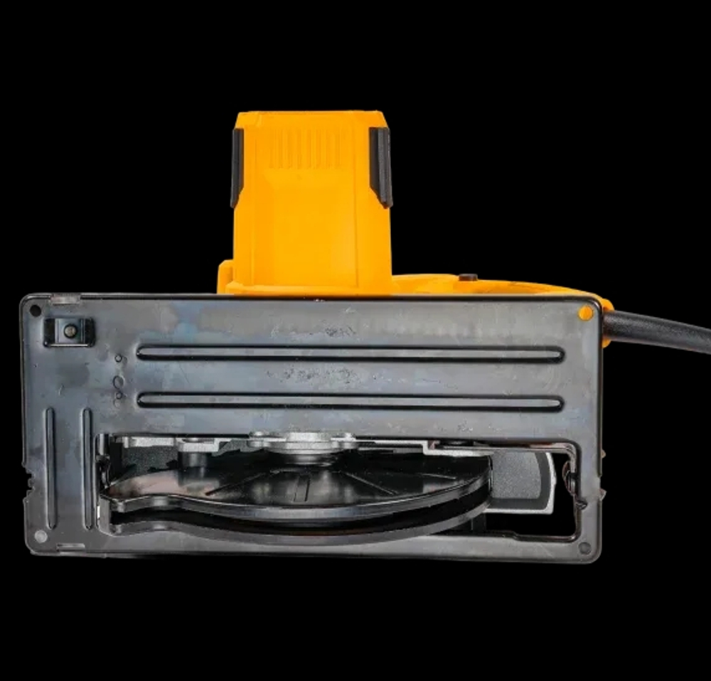 Циркулярная пила INGCO CS18578 INDUSTRIAL 185х20 мм 1,2 кВт