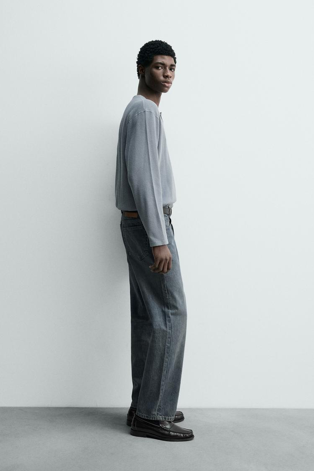 ZARA ФУТБОЛКА ВАФЕЛЬНОГО ПЕРЕПЛЕТЕНИЯ С ВОРОТНИКОМ НА ПУГОВИЦАХ, НЕБЕСНО-ГОЛУБОЙ