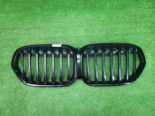 Решетка радиатора BMW X1 F48 (2019-2022)