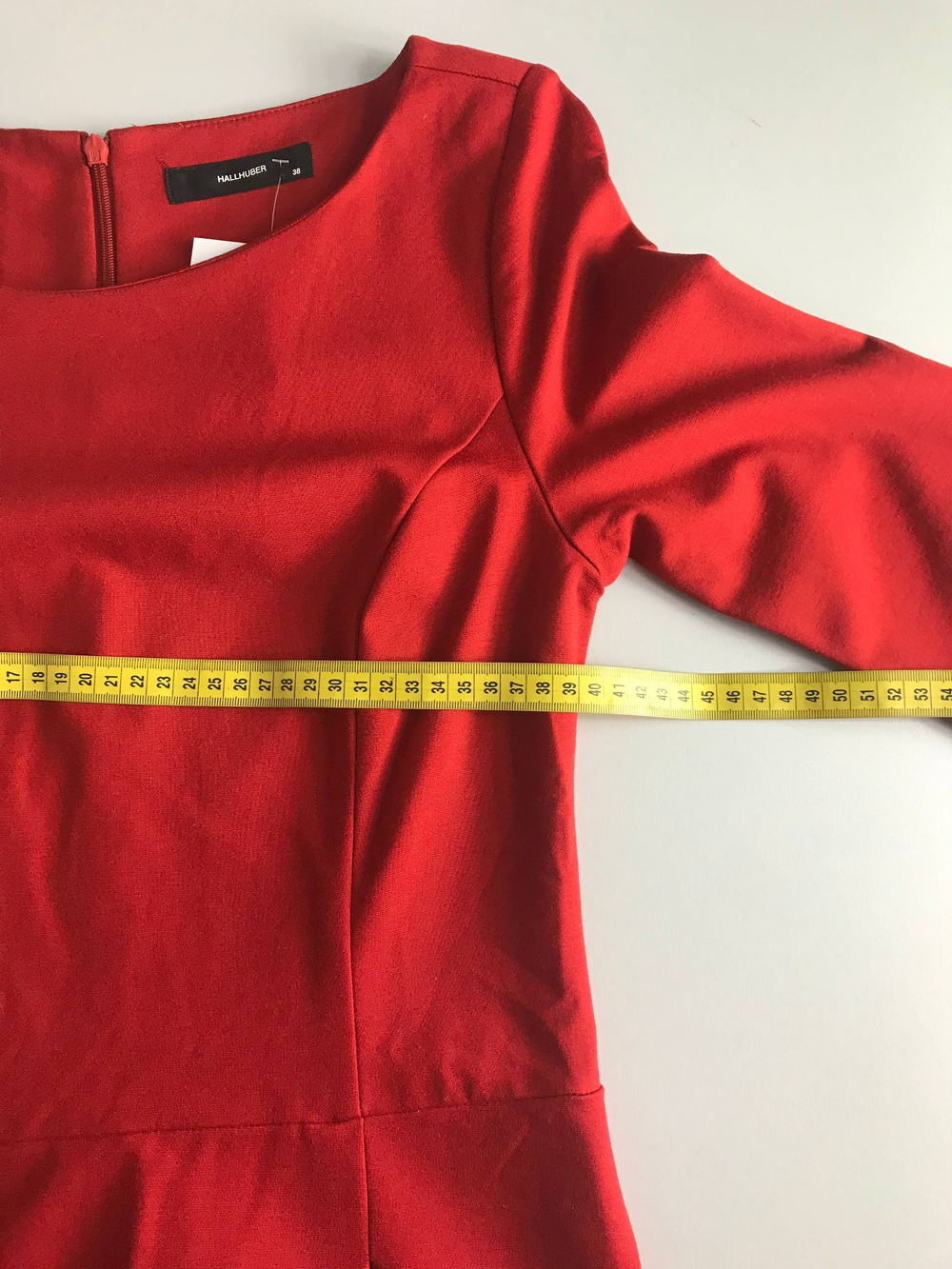 Платье Hallhuber приталенное, маркировка 38, визуально на 44 размер