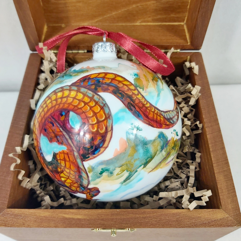 Коллекционный елочный шар с росписью Палех "Дракон" в деревянной шкатулке