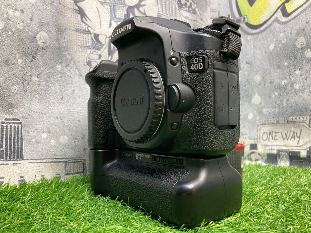 Canon EOS 40D + Canon BG-E2
