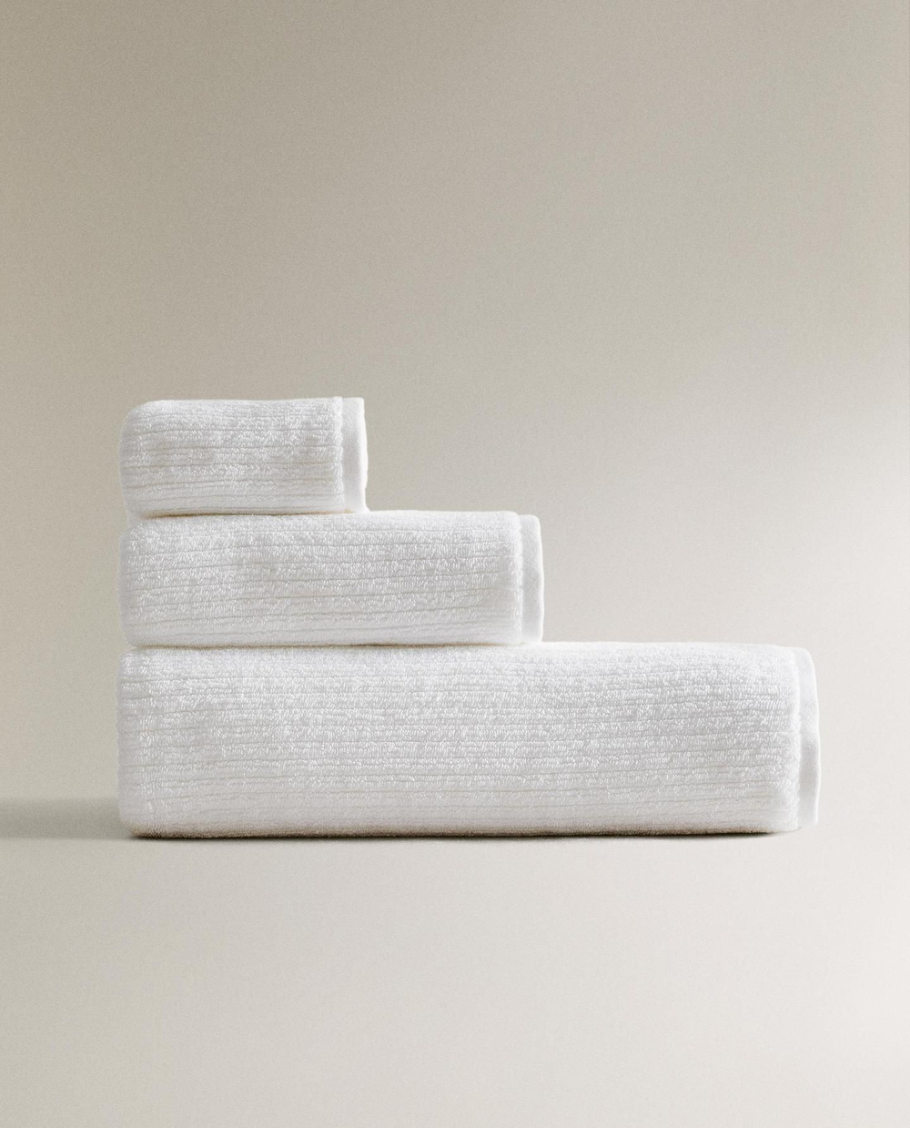 Zara Home - Ребристое полотенце для ванной с текстурой, белый, 30х50 см