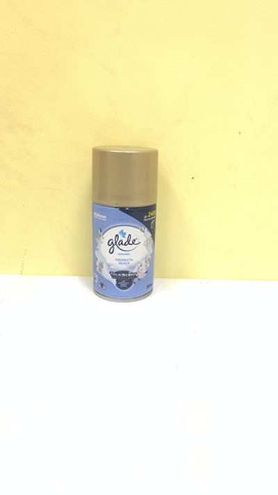 GLADE Унив.смен.блок Свежесть Белья 269мл.