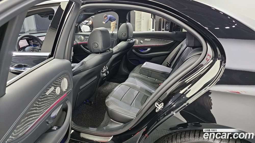 Mercedes-Benz E-Class W213 E350 4MATIC AMG Line (04.2022)