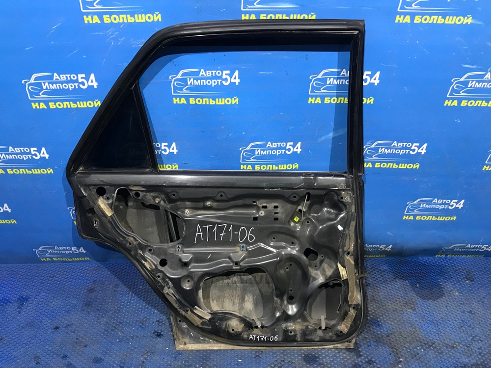 Дверь задняя левая TOYOTA CARINA 1990