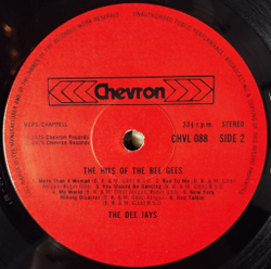 Винтажная виниловая пластинка LP The Dee Jays Hits Of The Bee Gees (UK 1979)