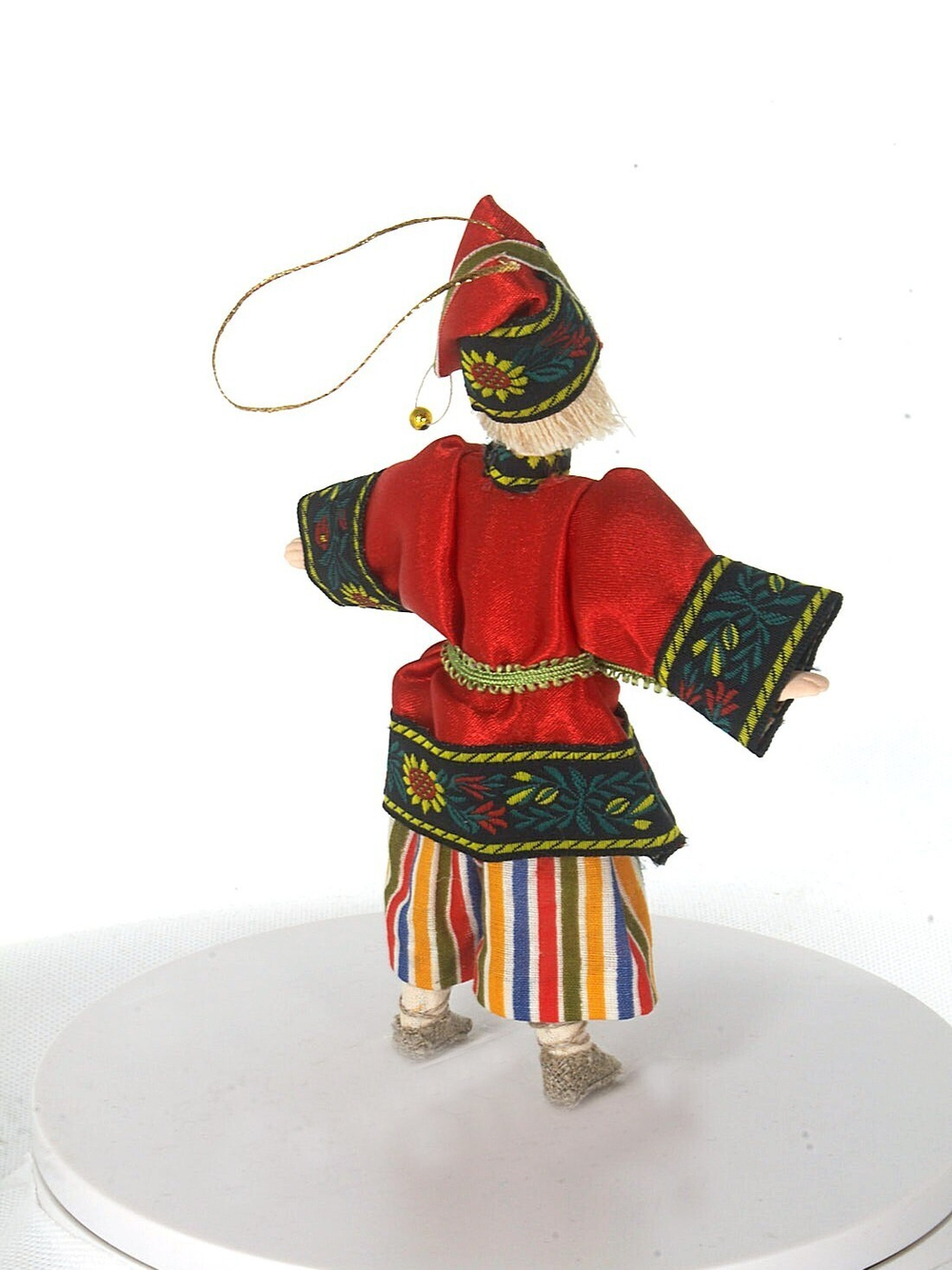 Подвесная фарфоровая кукла Петрушка - персонаж русского народного театра. Сувенир ручной работы