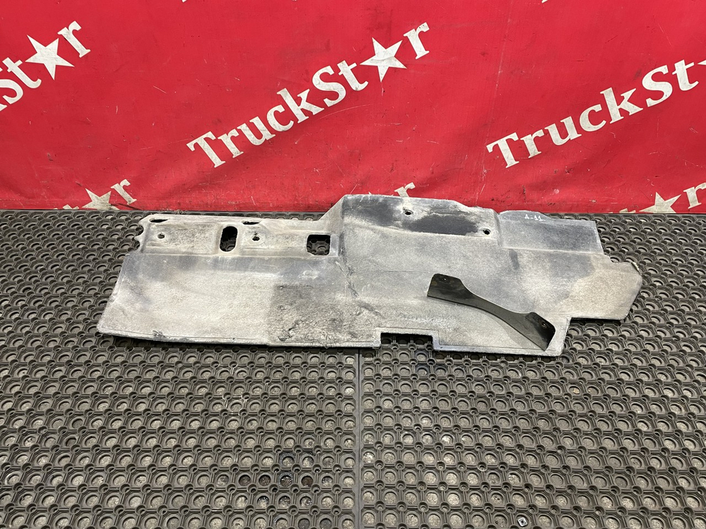 Шумоизоляция двигателя правая 2018г