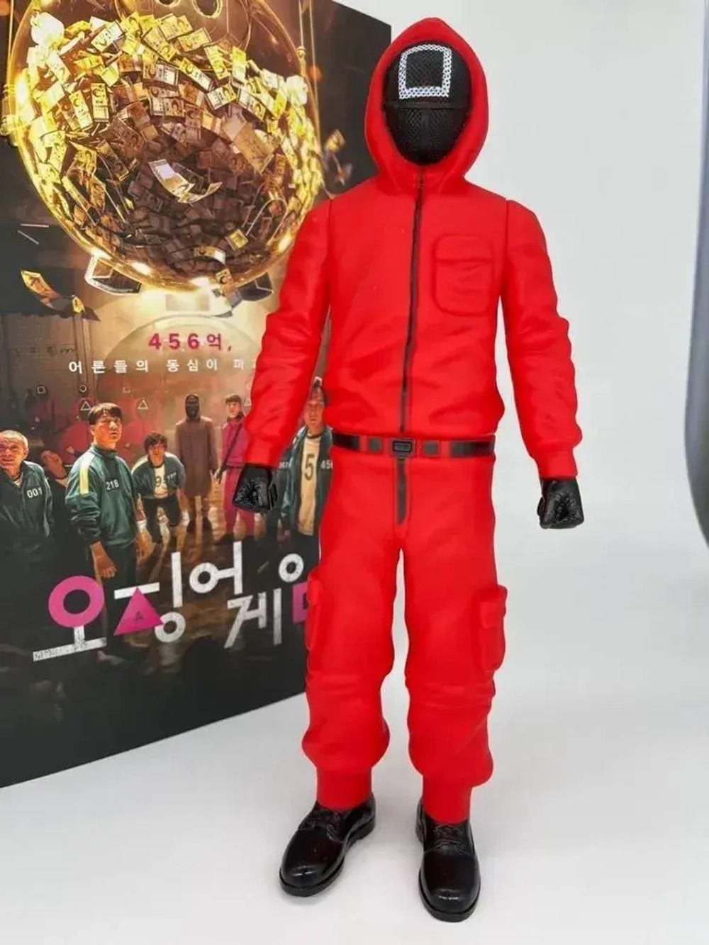 Фигурка из сериала Игра в Кальмара