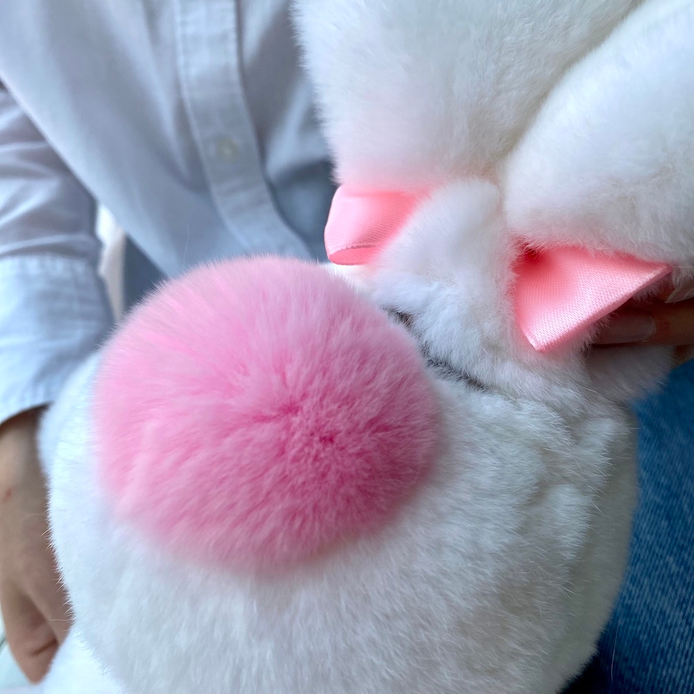 зайка из меха крупный план