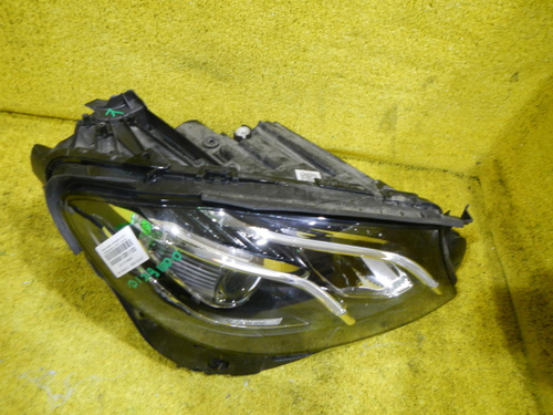 Битая Фара правая Mercedes E W213 (2016-2021) LED