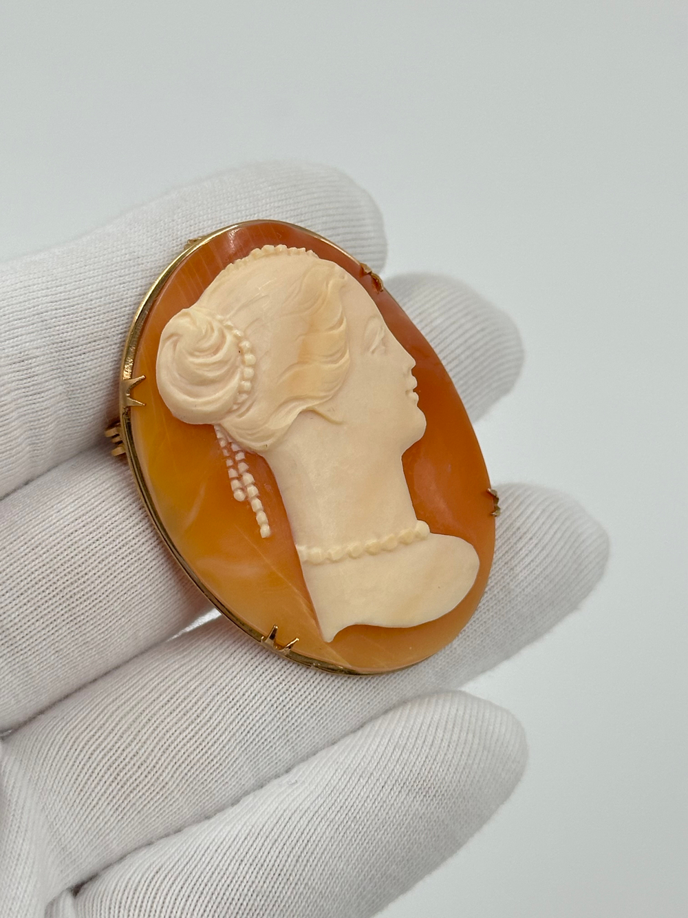 Брошь-кулон Камея на раковине