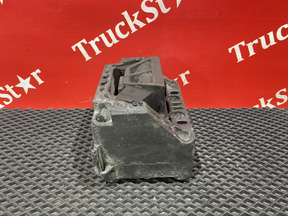 Подушка двигателя задняя левая